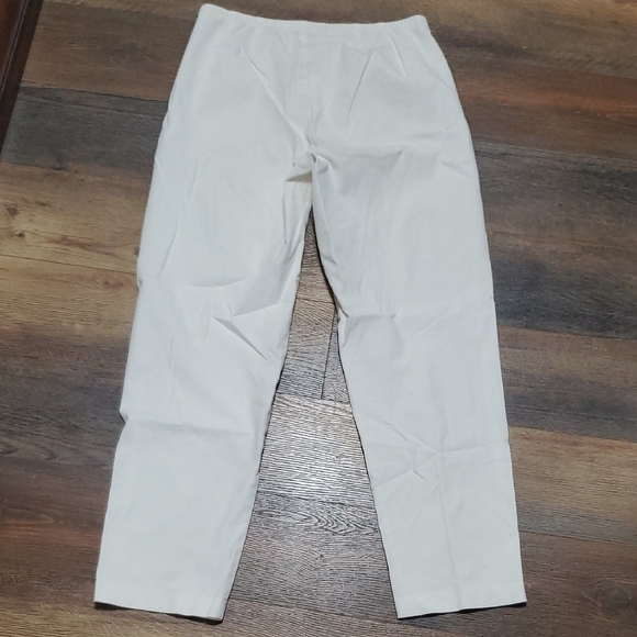 Eileen Fisher White Ankle Cropped Pants Lightweight Relaxed Fit - Picture 8 of 9